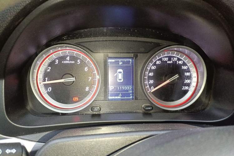 Used FORTHING Joyear X5 2017 Jingxiang Series 1.5T CVT Luxury Model Odometer Close Up