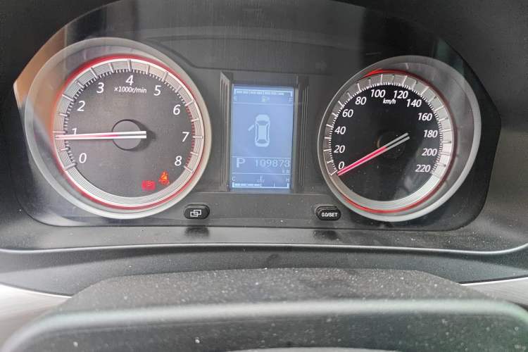 Used FORTHING Joyear X5 2017 1.6L CVT Luxury Model Odometer Close Up