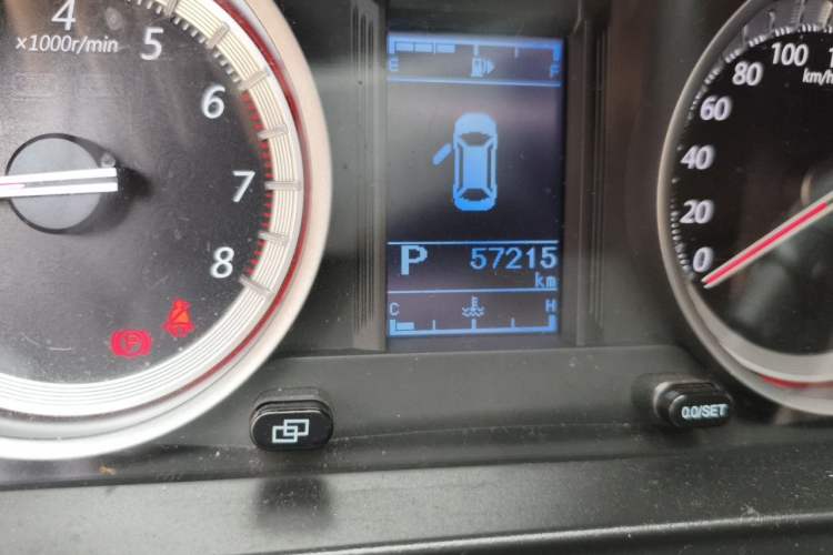 Used FORTHING Joyear X5 2017 1.6L CVT Luxury Model Odometer Close Up