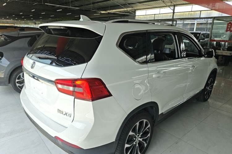 Used FORTHING Joyear X5 2017 Jingxiang Series 1.5T Manual Luxury Model Rear Right 45 Deg