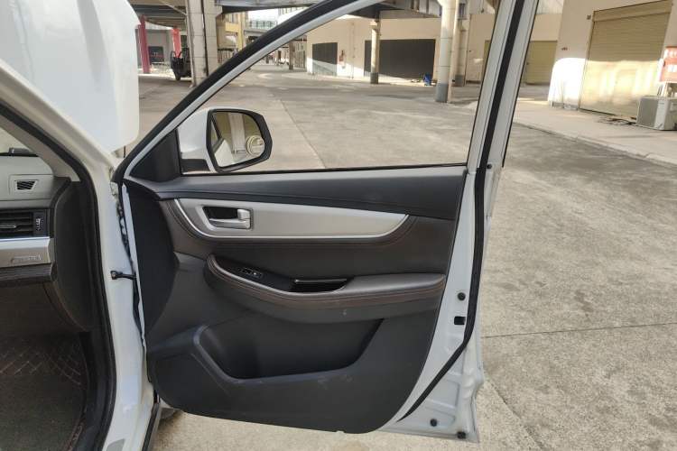 Used FORTHING Joyear X5 2017 Jingxiang Series 1.5T CVT Luxury Model Right Front Door Interior