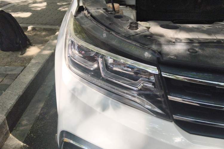 Used FORTHING Joyear X5 2017 Jingxiang Series 1.5T CVT Luxury Model Right Front Headlight