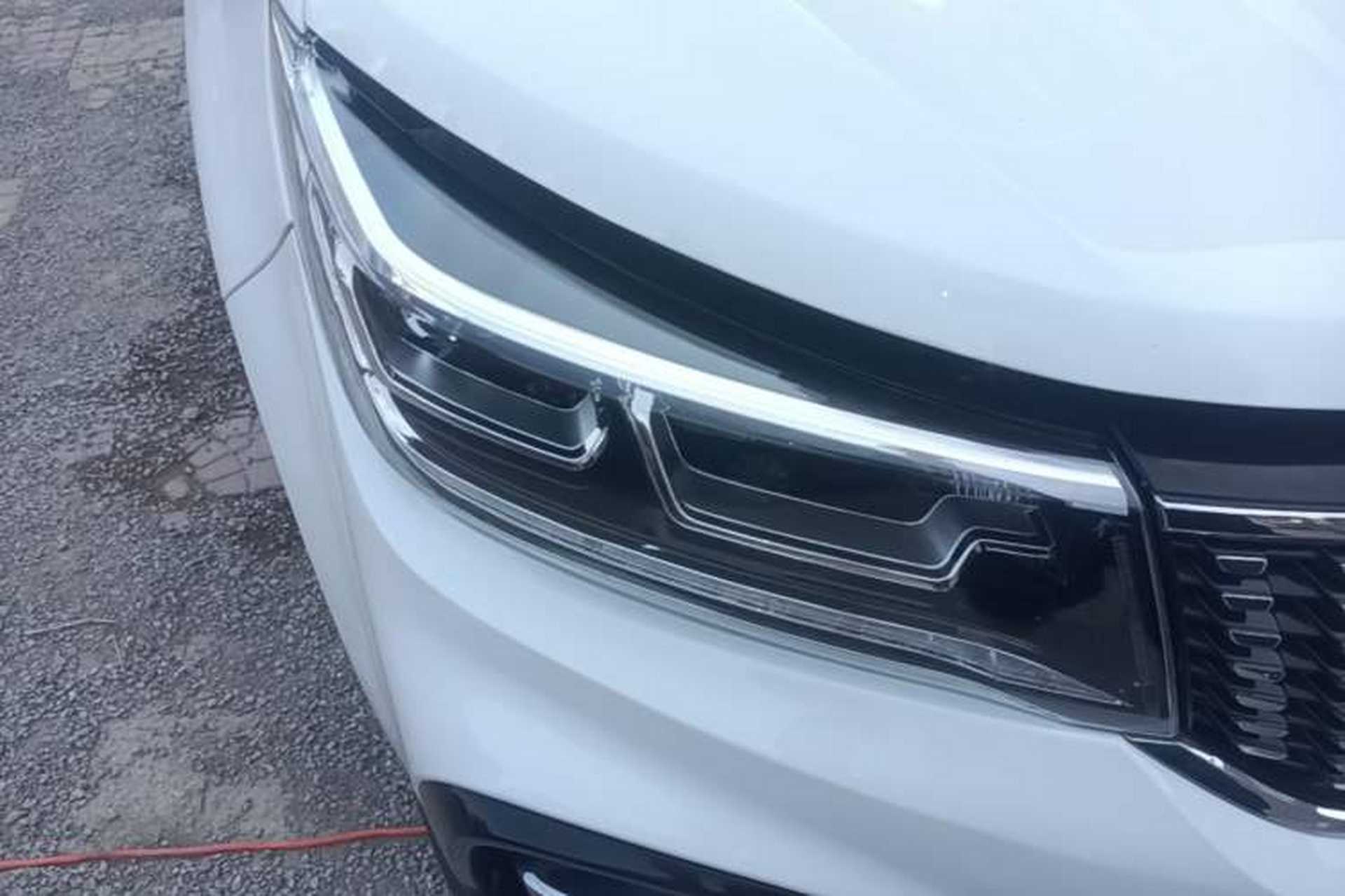 Used FORTHING Joyear X5 2017 1.6L CVT Luxury Model Right Front Headlight