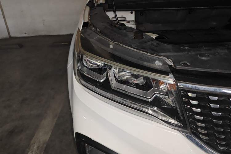 Used FORTHING Joyear X5 2017 1.6L Manual Luxury Model Right Front Headlight
