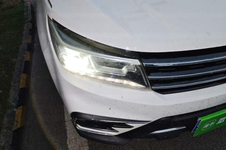 Used FORTHING Joyear X5 2017 Jingxiang Series 1.5T CVT Luxury Model Right Front Headlight