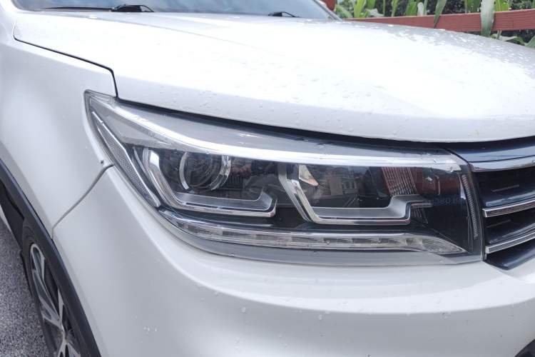 Used FORTHING Joyear X5 2017 Jingxiang Series 1.5T CVT Luxury Model Right Front Headlight