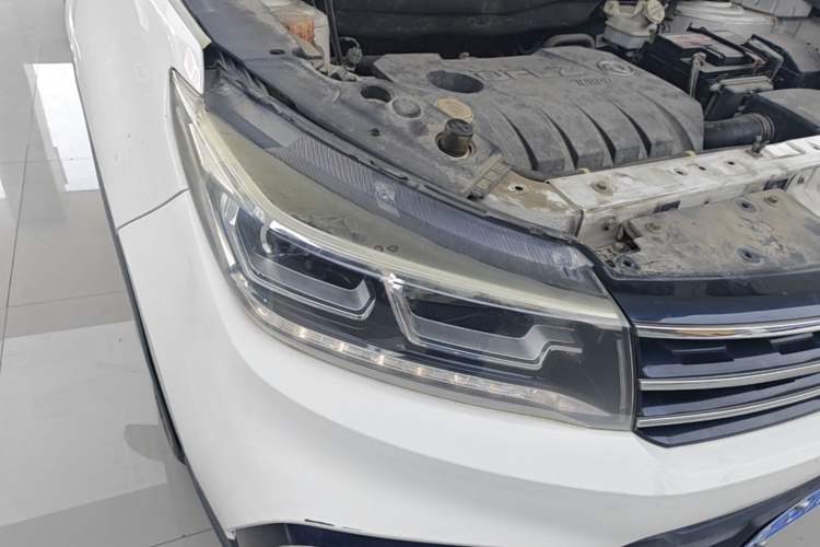 Used FORTHING Joyear X5 2017 Jingxiang Series 1.5T Manual Luxury Model Right Front Headlight