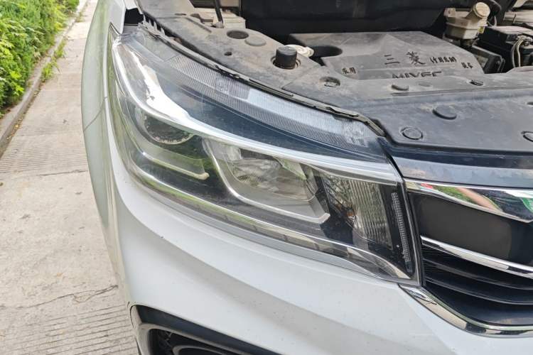 Used FORTHING Joyear X5 2017 Enjoy Series 1.6L CVT Luxury Model Right Front Headlight