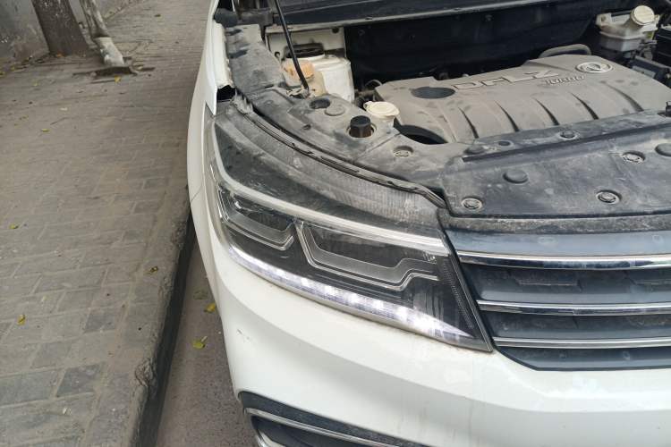 Used FORTHING Joyear X5 2017 Jingxiang Series 1.5T CVT Luxury Model Right Front Headlight