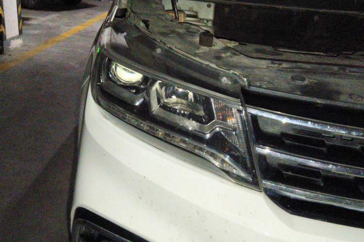 Used FORTHING Joyear X5 2017 Jingxiang Series 1.5T CVT Luxury Model Right Front Headlight