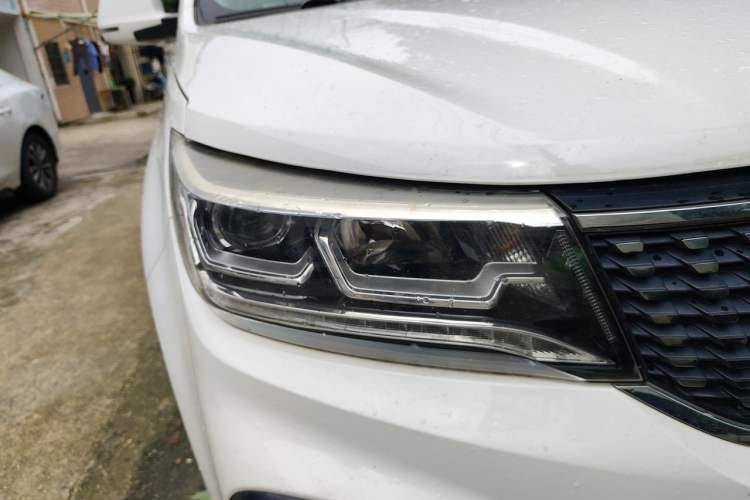 Used FORTHING Joyear X5 2017 1.6L Manual Luxury Model Right Front Headlight