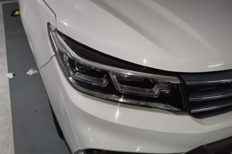 Used FORTHING Joyear X5 2017 Jingxiang Series 1.5T CVT Luxury Model Right Front Headlight