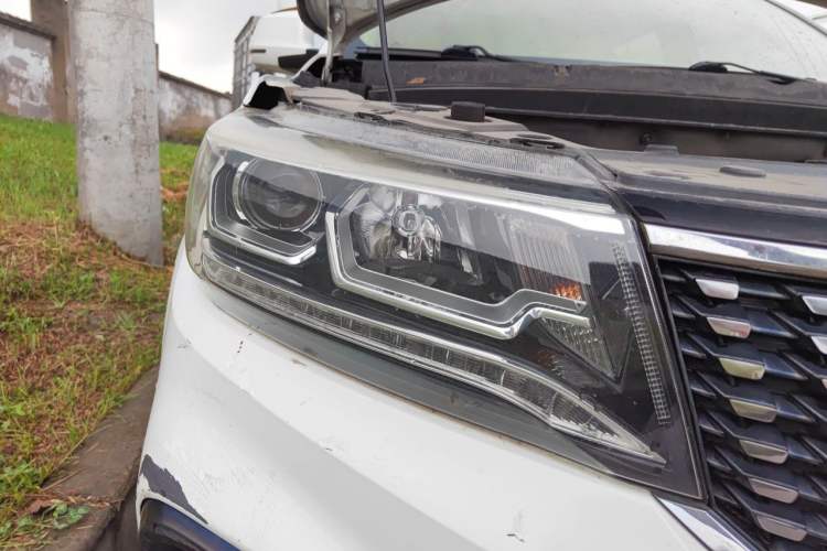 Used FORTHING Joyear X5 2017 1.6L CVT Luxury Model Right Front Headlight
