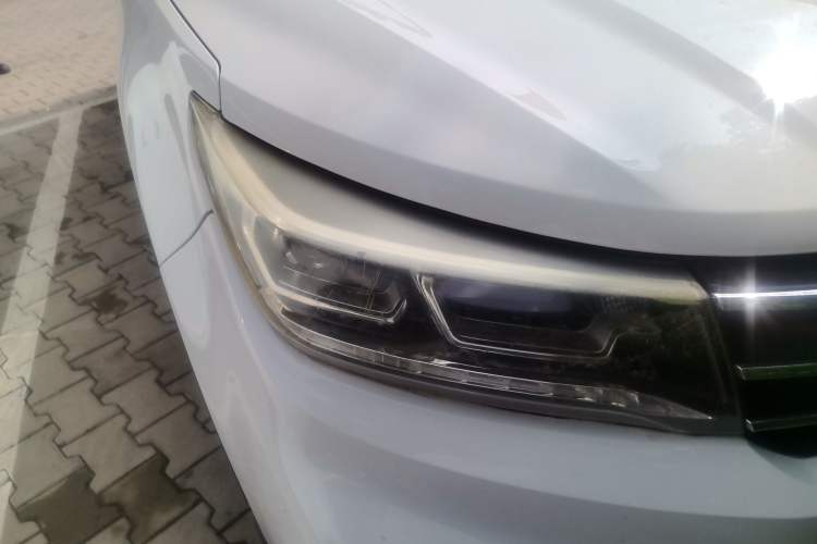 Used FORTHING Joyear X5 2017 2.0L Manual Luxury Version Right Front Headlight