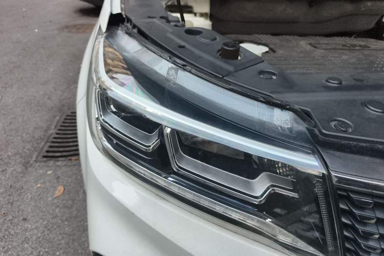 Used FORTHING Joyear X5 2017 1.6L Manual Luxury Model Right Front Headlight