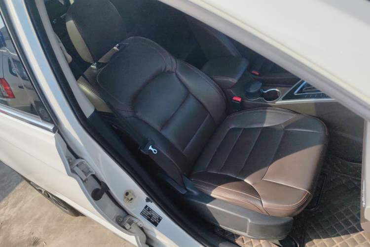 Used FORTHING Joyear X5 2017 Jingxiang Series 1.5T CVT Luxury Model Right Front Seat