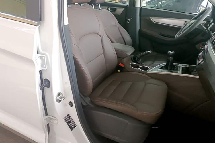Used FORTHING Joyear X5 2017 1.6L Manual Luxury Model Right Front Seat