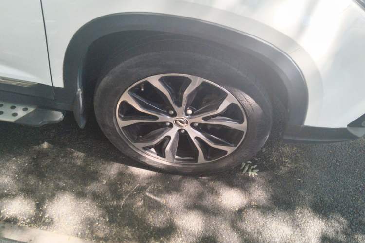 Used FORTHING Joyear X5 2017 Jingxiang Series 1.5T CVT Luxury Model Right Front Wheel Hub