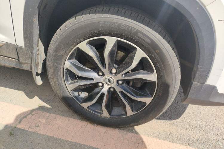 Used FORTHING Joyear X5 2017 1.6L CVT Luxury Model Right Front Wheel Hub