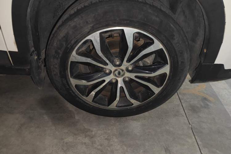 Used FORTHING Joyear X5 2017 1.6L Manual Luxury Model Right Front Wheel Hub