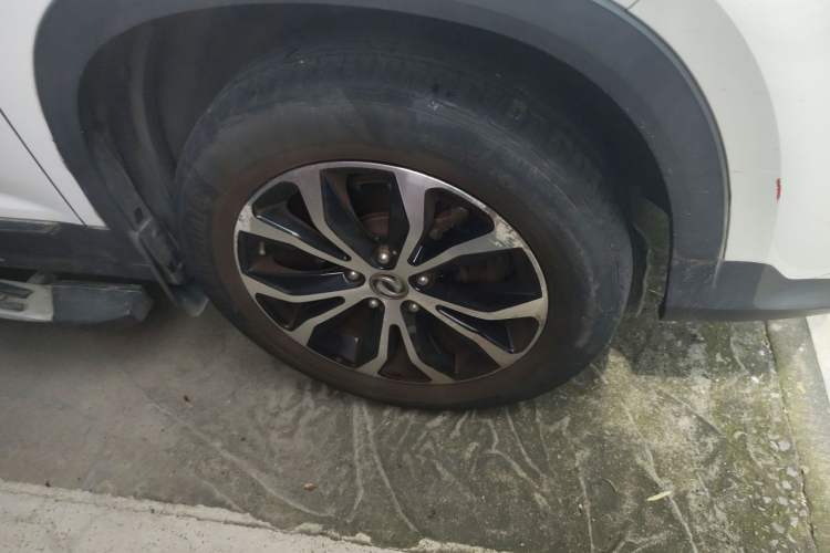 Used FORTHING Joyear X5 2017 1.6L CVT Luxury Model Right Front Wheel Hub