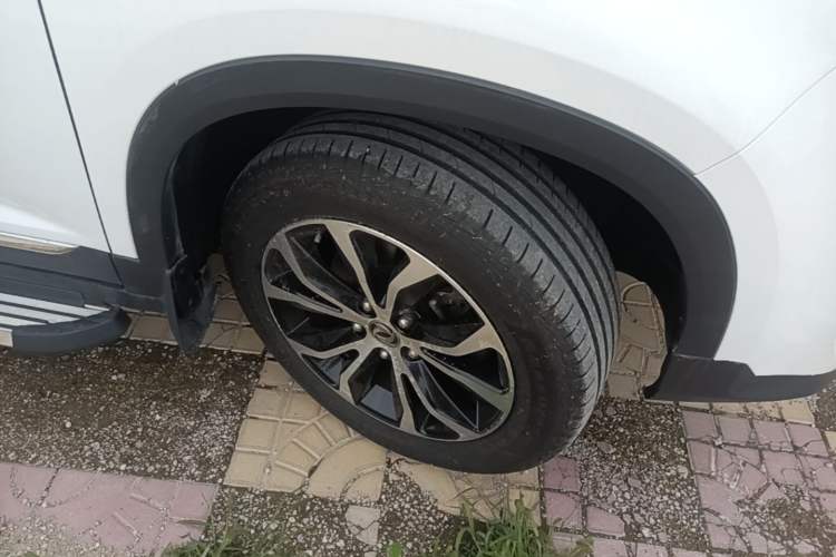 Used FORTHING Joyear X5 2017 1.6L CVT Luxury Model Right Front Wheel Hub