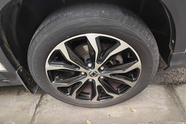 Used FORTHING Joyear X5 2017 Jingxiang Series 1.5T Manual Luxury Model Right Front Wheel Hub