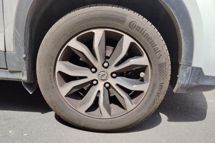 Used FORTHING Joyear X5 2017 1.6L Manual Luxury Model Right Front Wheel Hub