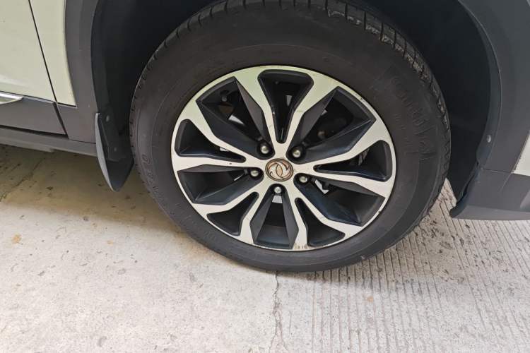 Used FORTHING Joyear X5 2017 Enjoy Series 1.6L CVT Luxury Model Right Front Wheel Hub
