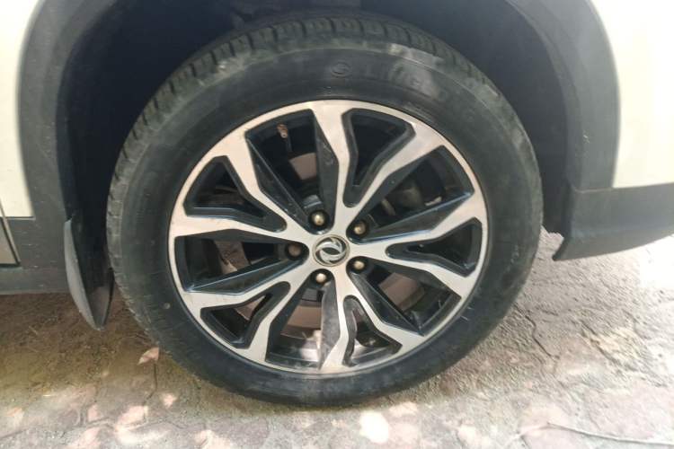 Used FORTHING Joyear X5 2017 Jingxiang Series 1.5T CVT Luxury Model Right Front Wheel Hub