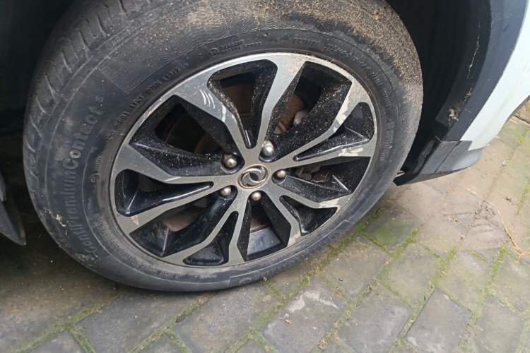 Used FORTHING Joyear X5 2017 1.6L CVT Luxury Model Right Front Wheel Hub