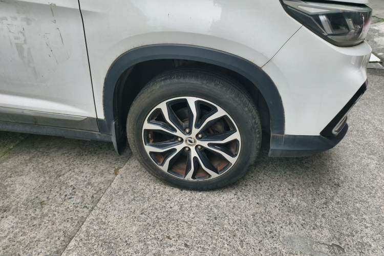 Used FORTHING Joyear X5 2017 Jingxiang Series 1.5T CVT Luxury Model Right Front Wheel Hub