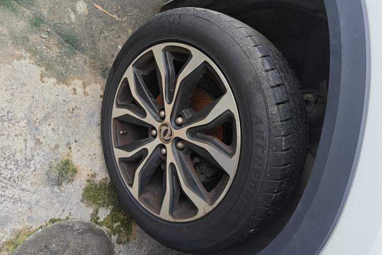 Used FORTHING Joyear X5 2017 Jingxiang Series 1.5T CVT Luxury Model Right Front Wheel Hub