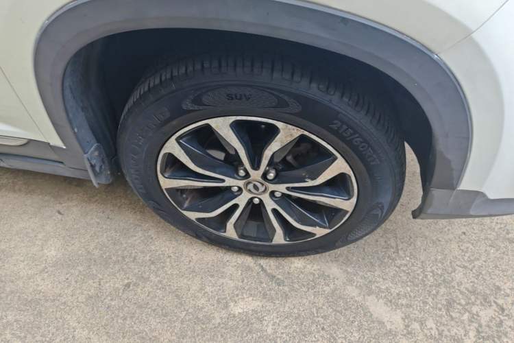 Used FORTHING Joyear X5 2017 1.6L CVT Luxury Model Right Front Wheel Hub