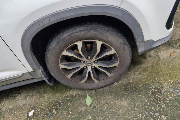 Used FORTHING Joyear X5 2017 1.6L Manual Luxury Model Right Front Wheel Hub