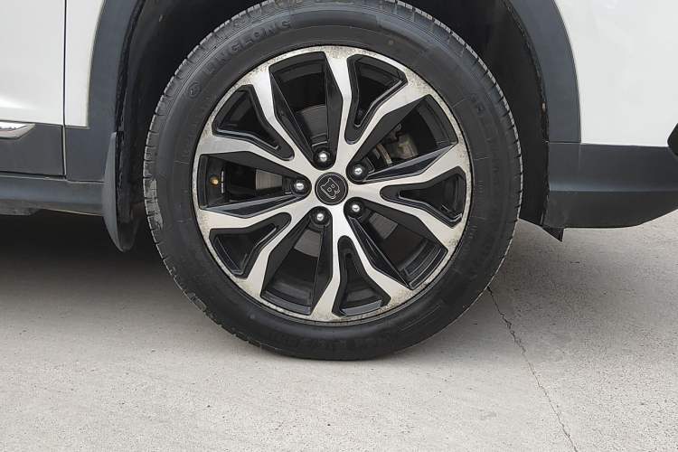 Used FORTHING Joyear X5 2017 Jingxiang Series 1.5T CVT Luxury Model Right Front Wheel Hub