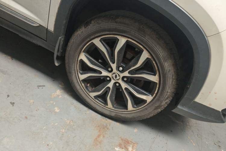 Used FORTHING Joyear X5 2017 Jingxiang Series 1.5T CVT Luxury Model Right Front Wheel Hub