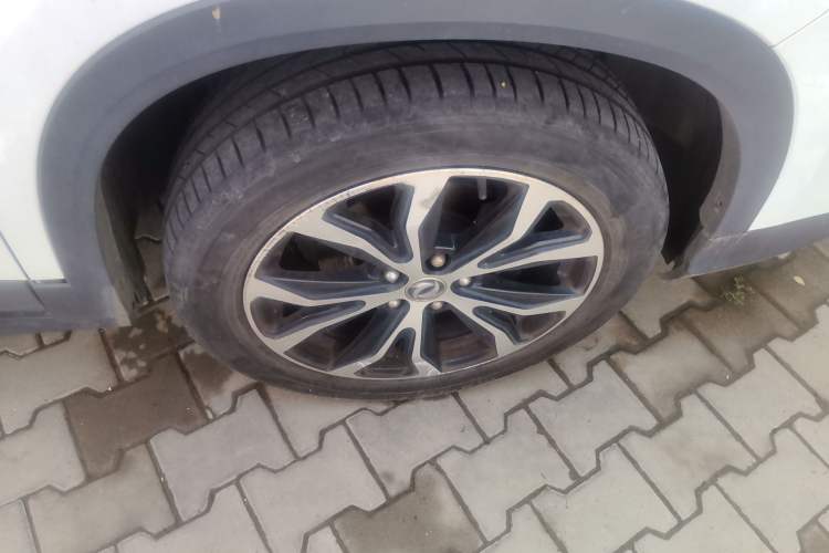 Used FORTHING Joyear X5 2017 2.0L Manual Luxury Version Right Front Wheel Hub