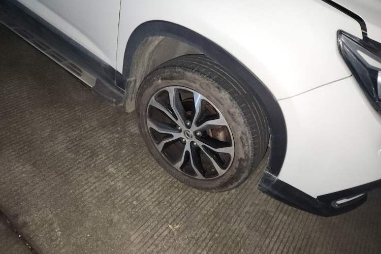 Used FORTHING Joyear X5 2017 Jingxiang Series 1.5T Manual Luxury Model Right Front Wheel Hub