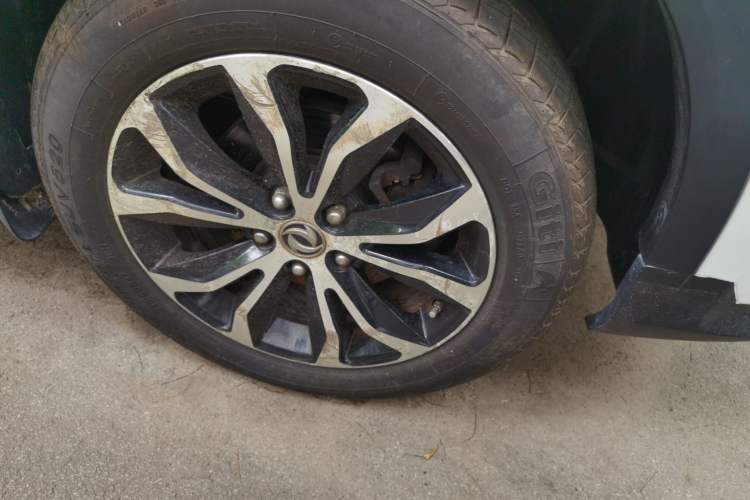 Used FORTHING Joyear X5 2017 1.6L CVT Luxury Model Right Front Wheel Hub