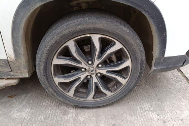 Used FORTHING Joyear X5 2017 Jingxiang Series 1.5T CVT Luxury Model Right Front Wheel Hub