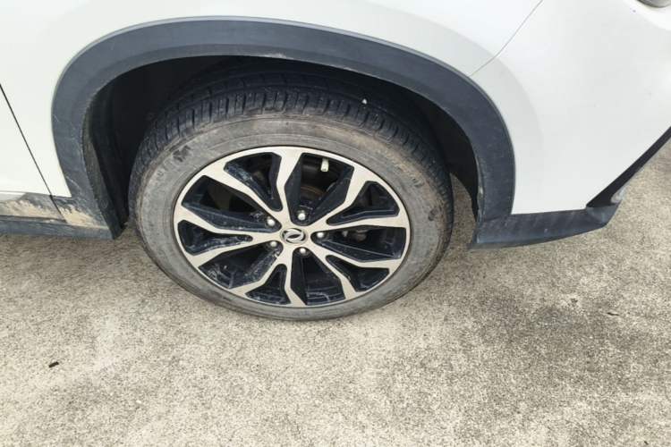 Used FORTHING Joyear X5 2017 Jingxiang Series 1.5T CVT Luxury Model Right Front Wheel Hub