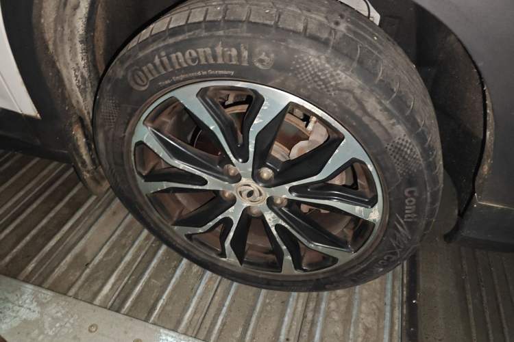 Used FORTHING Joyear X5 2017 2.0L Manual Luxury Version Right Front Wheel Hub