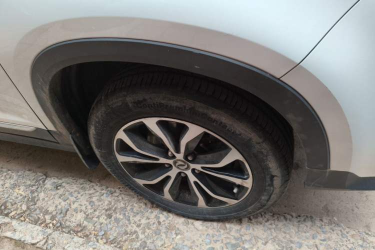 Used FORTHING Joyear X5 2017 1.6L CVT Luxury Model Right Front Wheel Hub