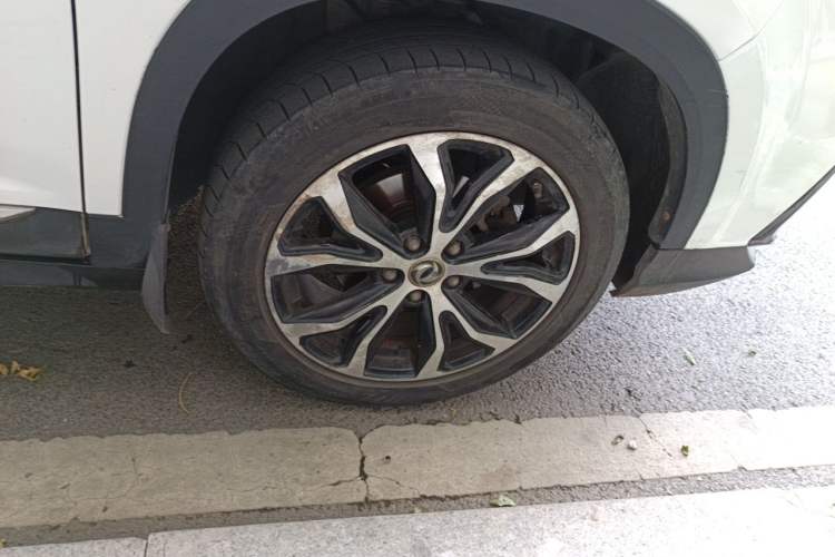 Used FORTHING Joyear X5 2017 Jingxiang Series 1.5T CVT Luxury Model Right Front Wheel Hub