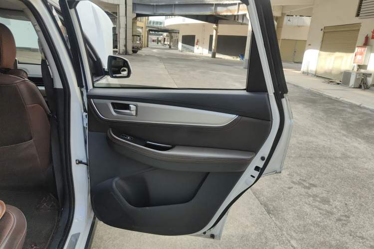 Used FORTHING Joyear X5 2017 Jingxiang Series 1.5T CVT Luxury Model Right Rear Door Interior