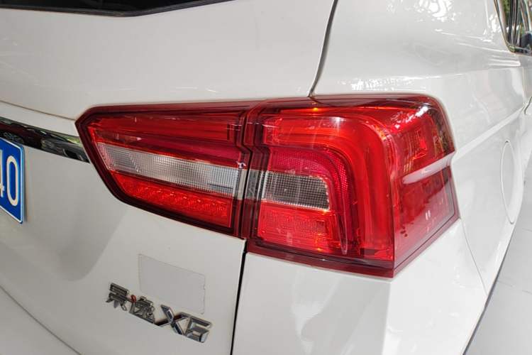 Used FORTHING Joyear X5 2017 Jingxiang Series 1.5T Manual Luxury Model Right Rear Taillight