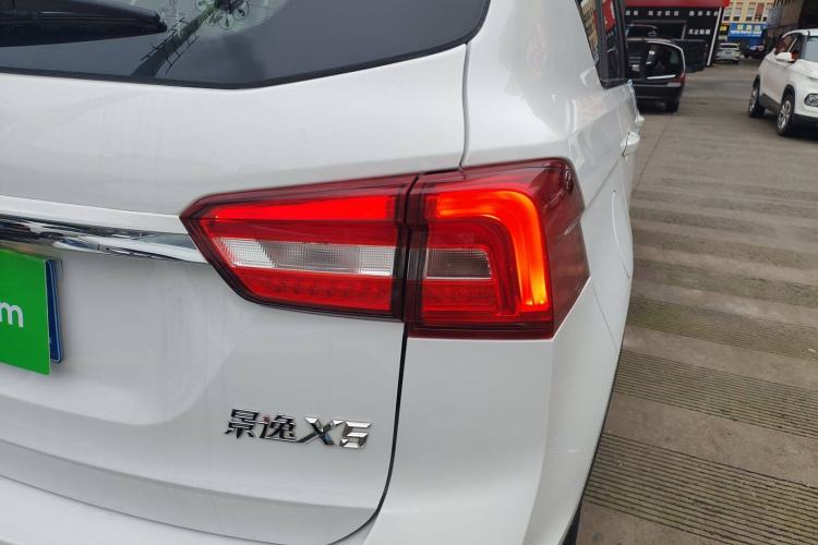 Used FORTHING Joyear X5 2017 Jingxiang Series 1.5T Manual Luxury Model Right Rear Taillight