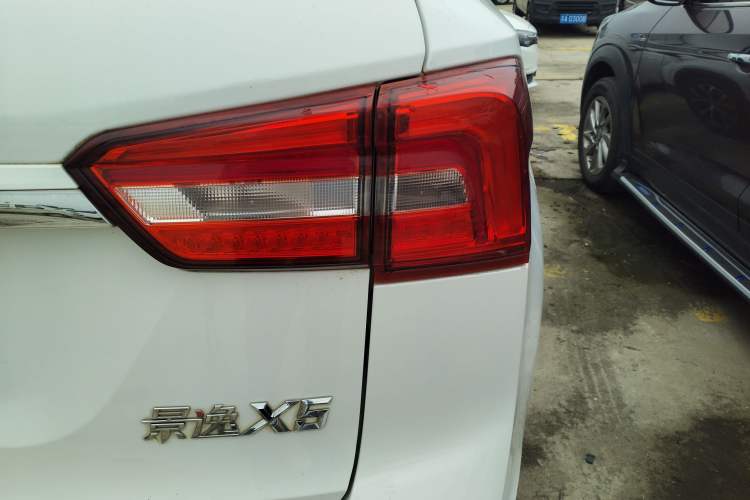 Used FORTHING Joyear X5 2017 Jingxiang Series 1.5T Manual Luxury Model Right Rear Taillight