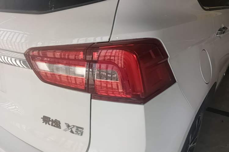 Used FORTHING Joyear X5 2017 Jingxiang Series 1.5T CVT Smart Connectivity Model Right Rear Taillight